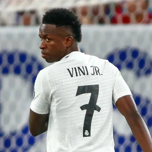 Real Madrid ready to sell Vinicius Jr if he rejects new deal