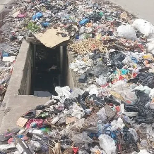 Epidemic fears loom as refuse mounds overrun Lagos streets, markets