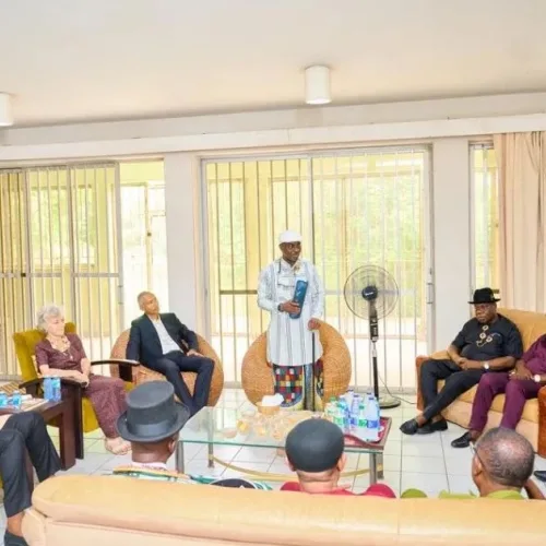 Diri Pays Condolence Visit to Ex-Minister’s Family