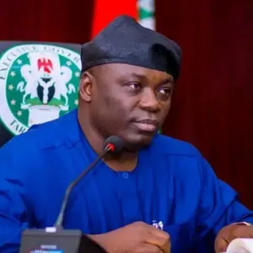 Taraba governor signs Executive Orders to tackle political thuggery, illegal mining