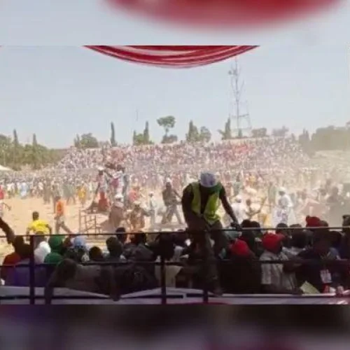 Thugs attack PDP rally in Ebonyi, injure 10 supporters, assault journalists