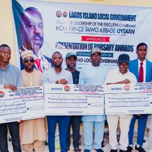 Lagos Island Chairman awards Bursaries to over 200 indigent students