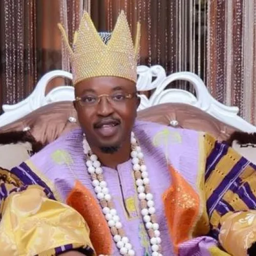 Oluwo bans alcoholic drinks from palace