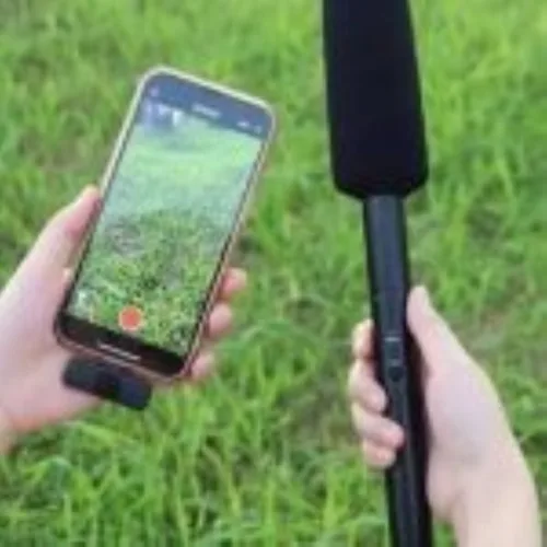 5 easy audio, lighting hacks for solo street interviewers