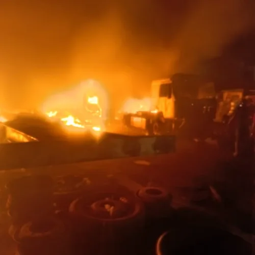 Fire razes makeshift structures in Lagos, destroys goods