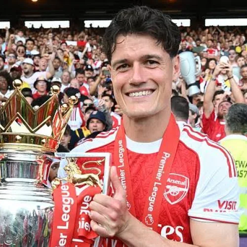 Everton sign Denmark midfielder Norgaard from Arsenal