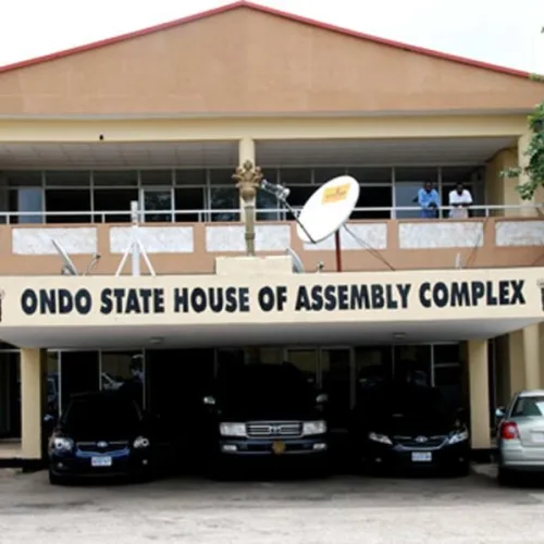 Ondo Assembly Crisis: Lawmakers suspend planned speaker’s removal, probe legislature’s finances as APC intervenes