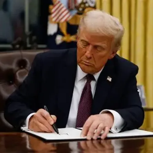 Trump signs order targeting birth tourism