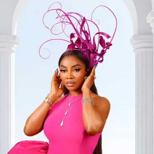 PHOTOS: Toke Makinwa unveils daughter’s face on first birthday