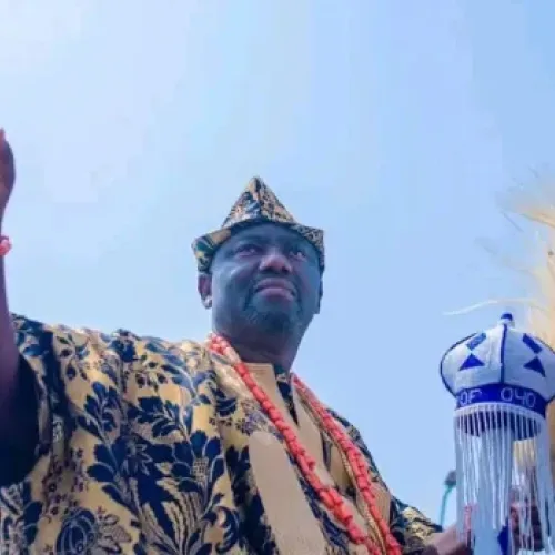 Alaafin hails autonomy for Oyo passport office