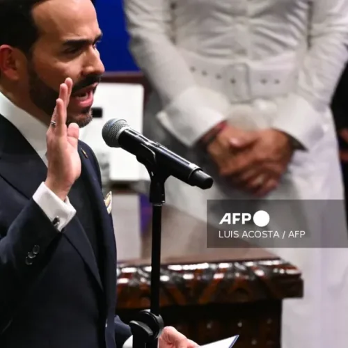 Trump ally de la Espriella sworn in as Colombia president