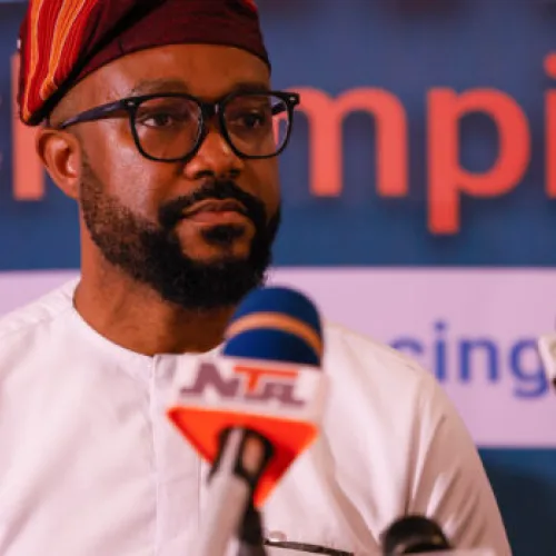Nigeria’s Adeyinka Samuel becomes first African to lead Commonwealth Fencing Federation  