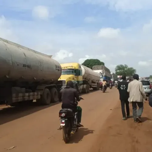 Banditry: Travellers stranded as Niger residents protest abductions, block highway
