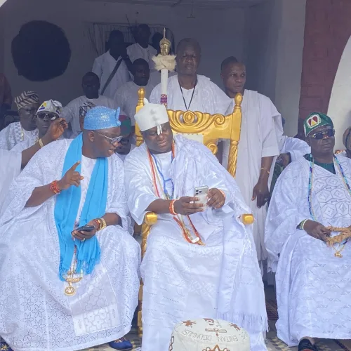 Ooni unveils four traditional names for newborn princess
