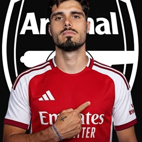Arsenal approach Pedro Neto’s camp over potential £70m Chelsea move