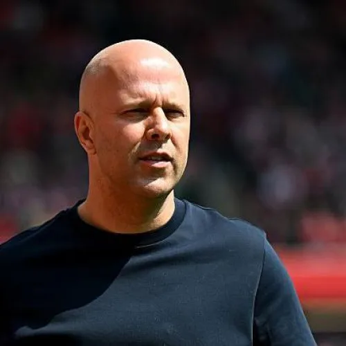 Slot to stay in club football after Netherlands talks