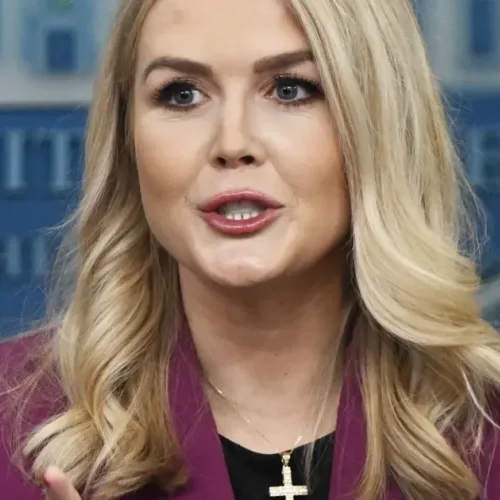 White House press secretary resigns, becomes adviser