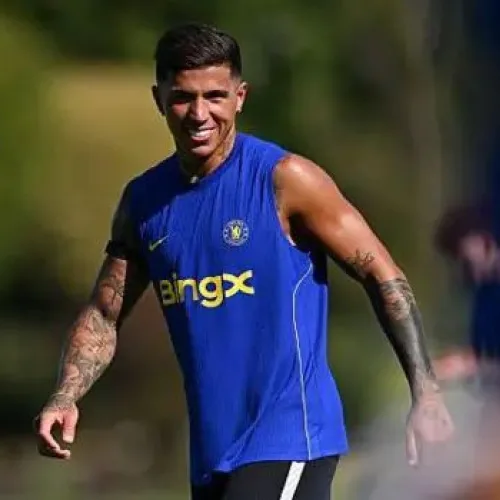 Chelsea slap £120m price tag on Fernandez, set Friday deadline