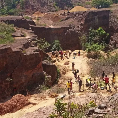Seven miners die in Plateau pit collapse