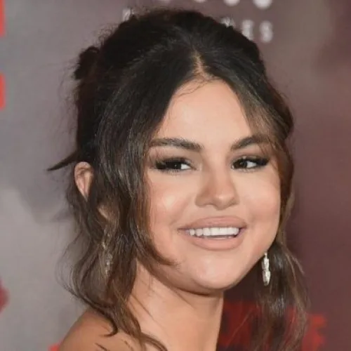 American singer Selena Gomez, mother sued for fraud