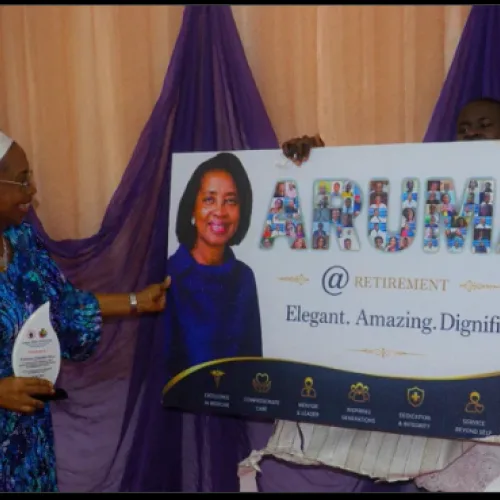 Elizabeth Disu, Efunbo Dosekun and the children of Kano