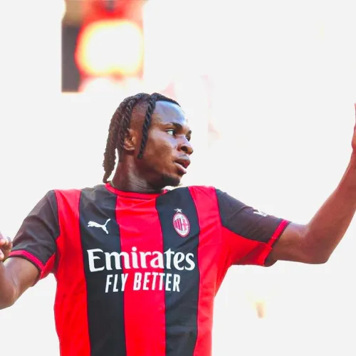 Chukwueze shines as AC Milan stun Manchester United