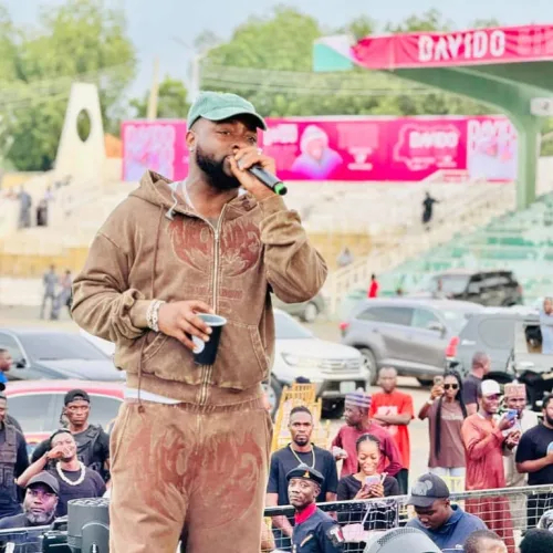 Welcome Home, Prodigal Son — Nigerians Drag Davido Over APC U-Turn