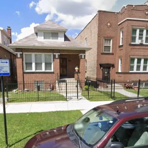 29-Year-Old Man Shot Dead in Chicago Lawn After 3 Men Approached Him During an Argument