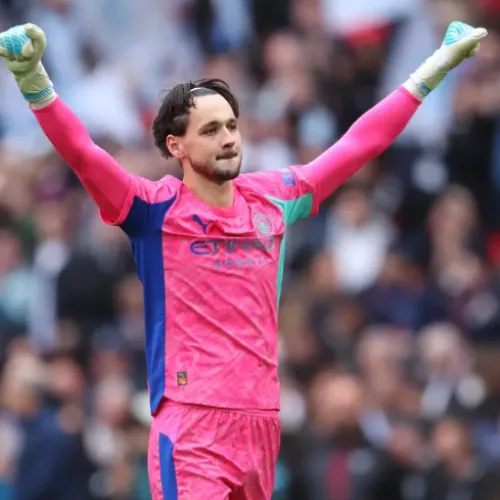Leeds break transfer record for James Trafford