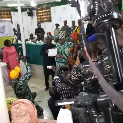 BREAKING: Gunmen attack Adeleke’s convoy in Osogbo