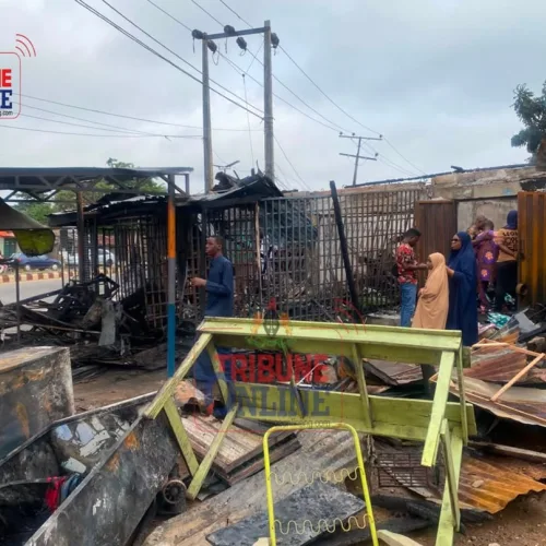 VIDEO: Fire razes shops at Nigerian Railway shopping complex, Ibadan