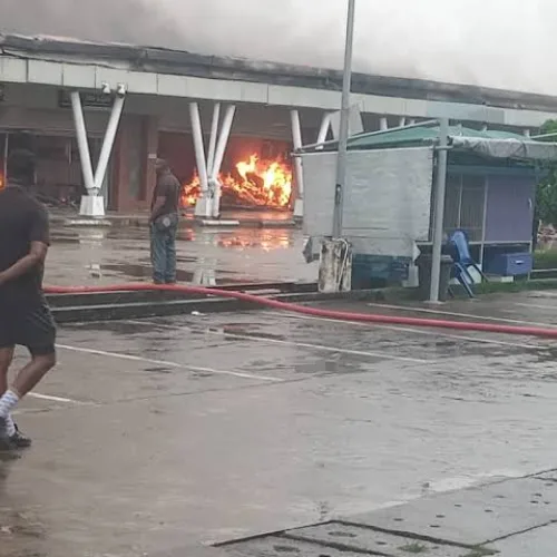 Fire outbreak rocks popular shopping outlet in Calabar