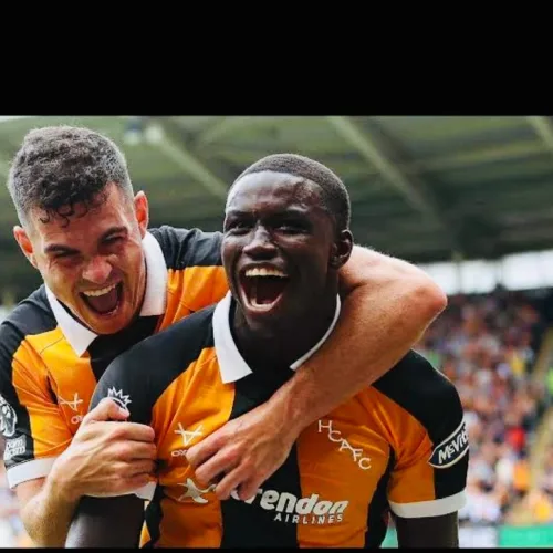 Semi Ajayi scores as Hull City stun Manchester United on Premier League opener