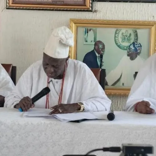 Awujale Stool Crisis: Fusengbuwa Ruling House Sues Ogun Gov, Kingmakers Over Delayed Selection