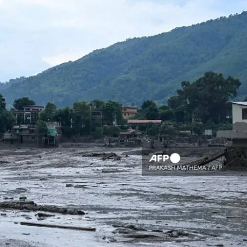 Scientists link Nepal flood to glacier collapse