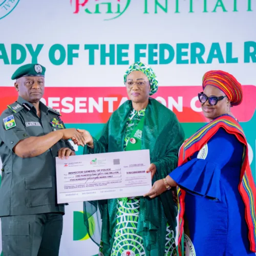 First Lady gives N819m support to widows of fallen heroes‎
