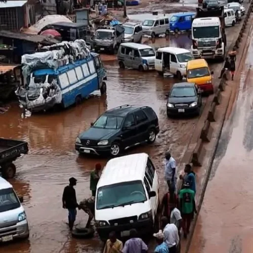 Umahi gives CCECC ultimatum to fix Benin-Asaba Highway