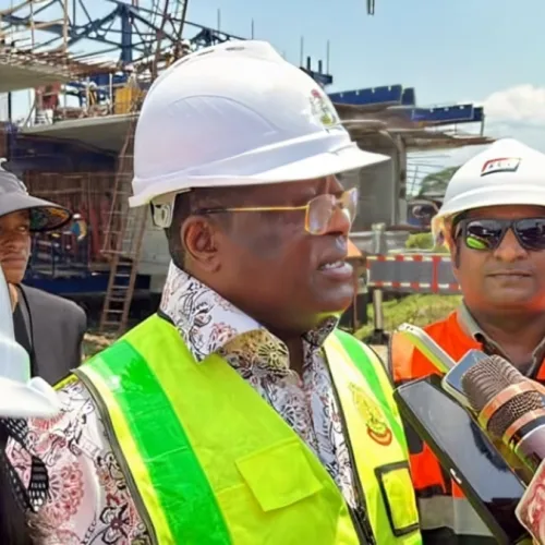 FG announces closure of first River Niger bridge for one week