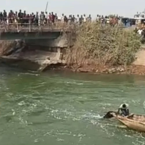 Panic in Jos as man jumps off bridge into water