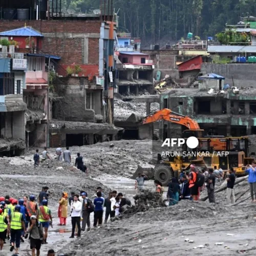 Death toll from Nepal-China floods rises to 633, nearly 3,000 missing