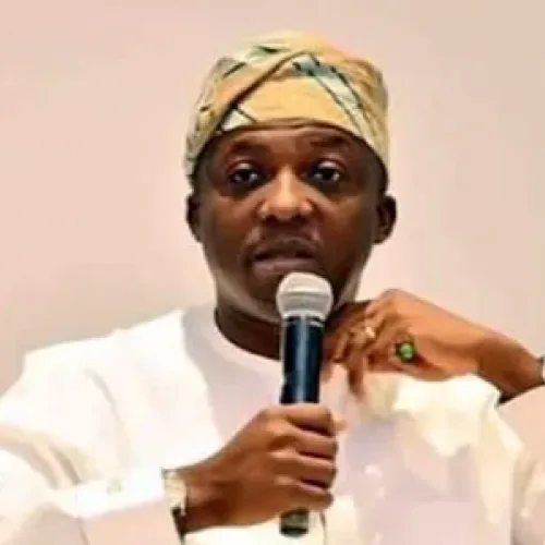 Stop patronising unregulated cart pushers, Lagos Commissioner urges residents