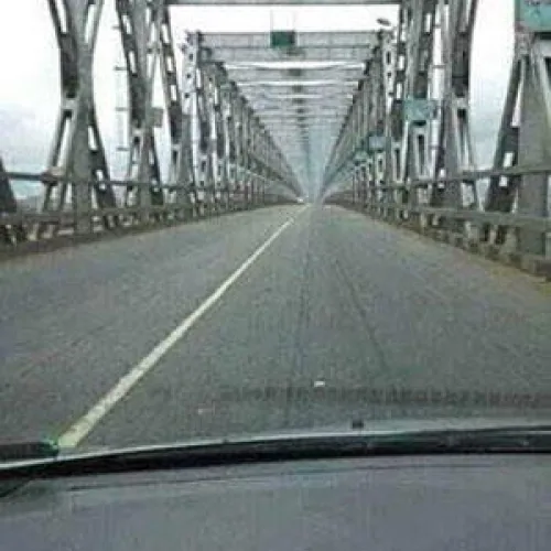 Onitsha Head Bridge is 60, and somebody is stealing its bones