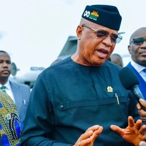 Eno Tasks New Monarch On Peace, Unity In Annang, A’ibom