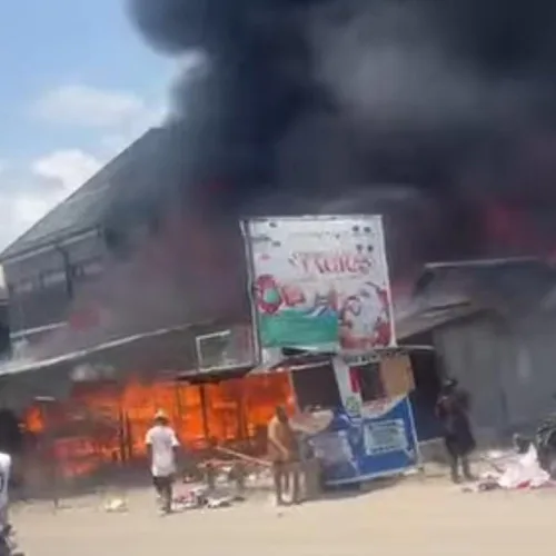 Eatery engulfed in flames along Jeddoâ€“Ughoton Road
